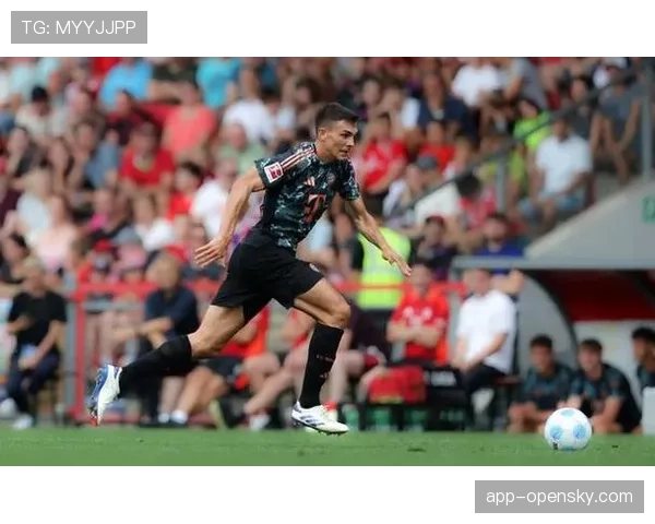 18岁小将卡尔补时绝杀，拜仁客场3-2逆转弗赖堡